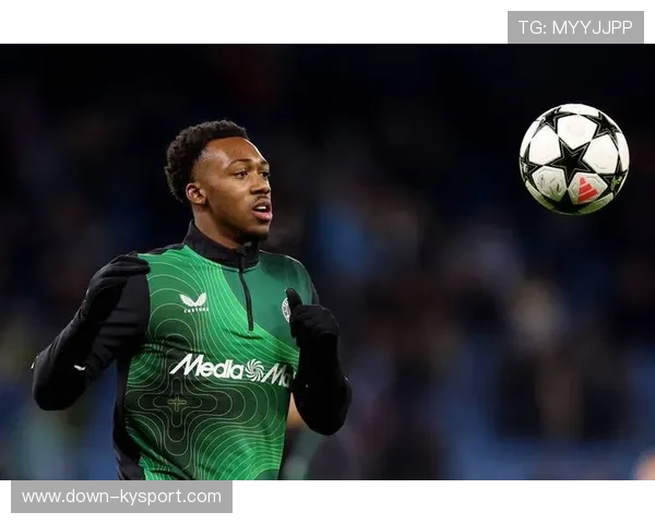 布伦特福德训练课强化区域与人盯人切换演练